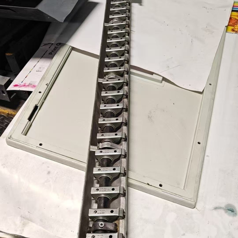 Roland Printing Machine Roland 700 Paper Delivery gripper